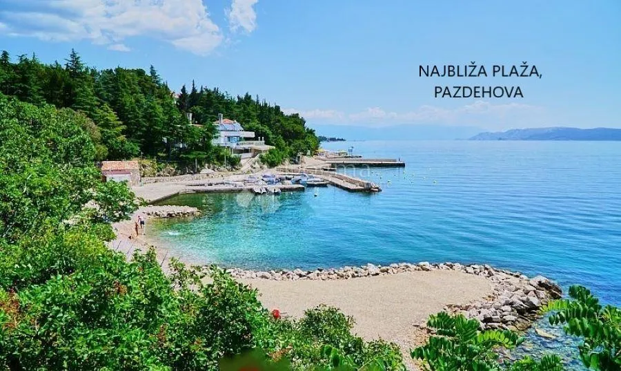 građevinsko zemljište, 560 m2, sa starom kamenom kućom - slika 1