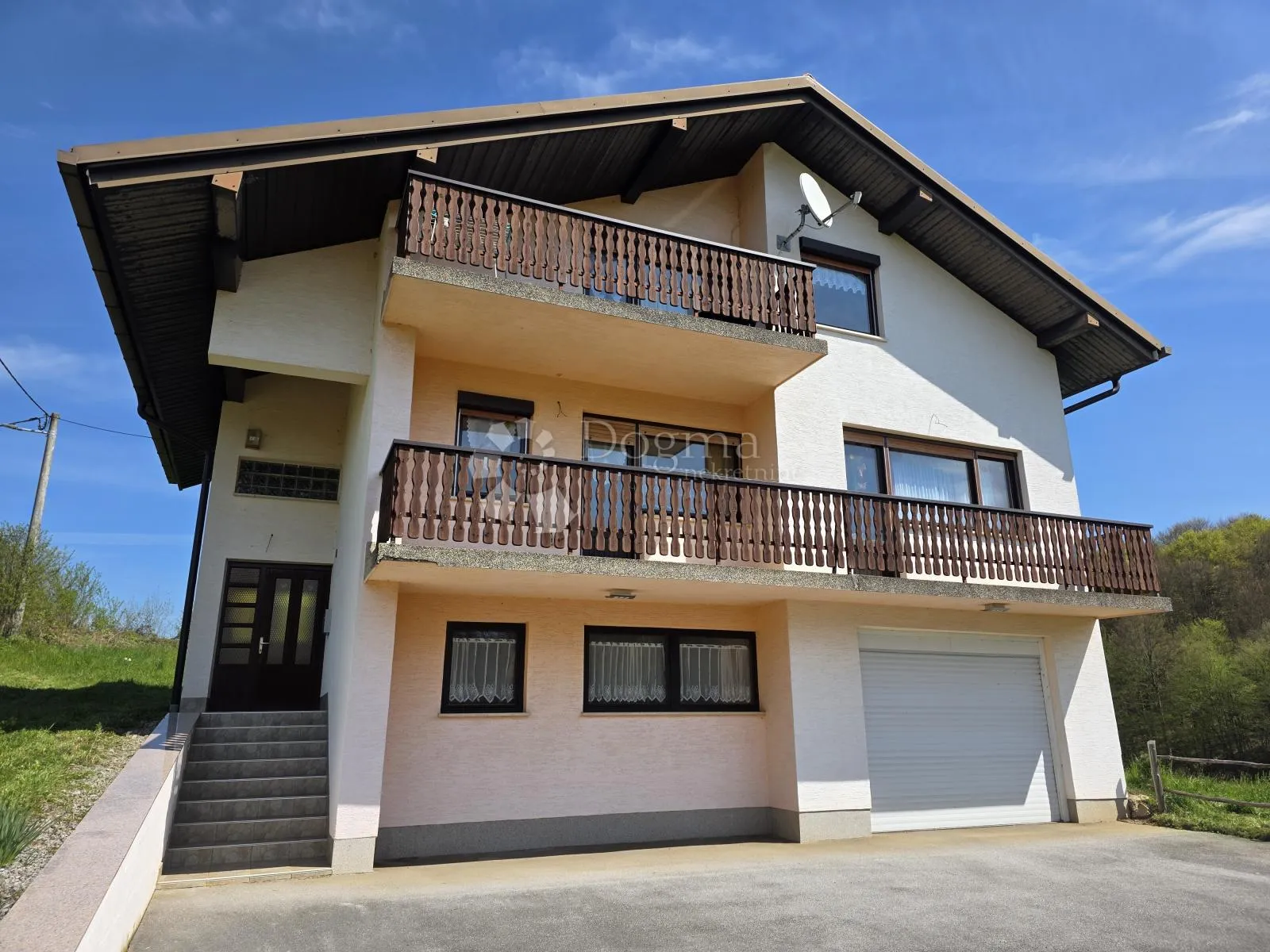 prodaja, kuća, velika jelsa, nkp 300 m2 sa okućnicom - slika 2