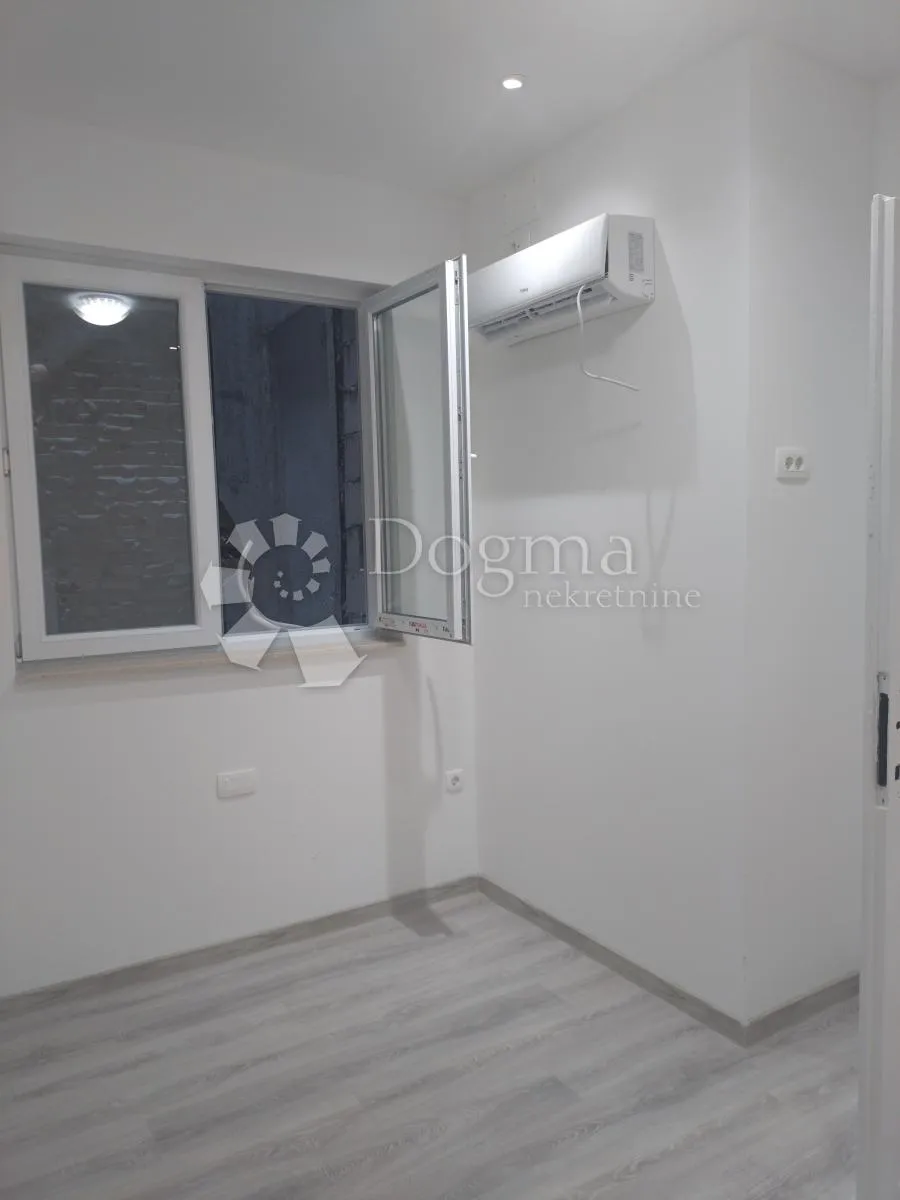 rijeka stan u centru - slika 11