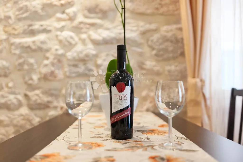 prodaje se luksuzno renoviran stan od 114 m² u srcu šibenika – idealna prilika za turistički najam! - slika 6