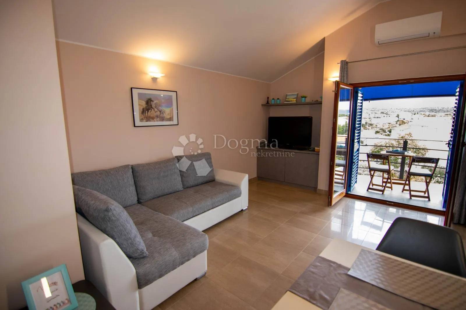 brodarica- mediteranska villa s bazenom i pogledom - slika 32