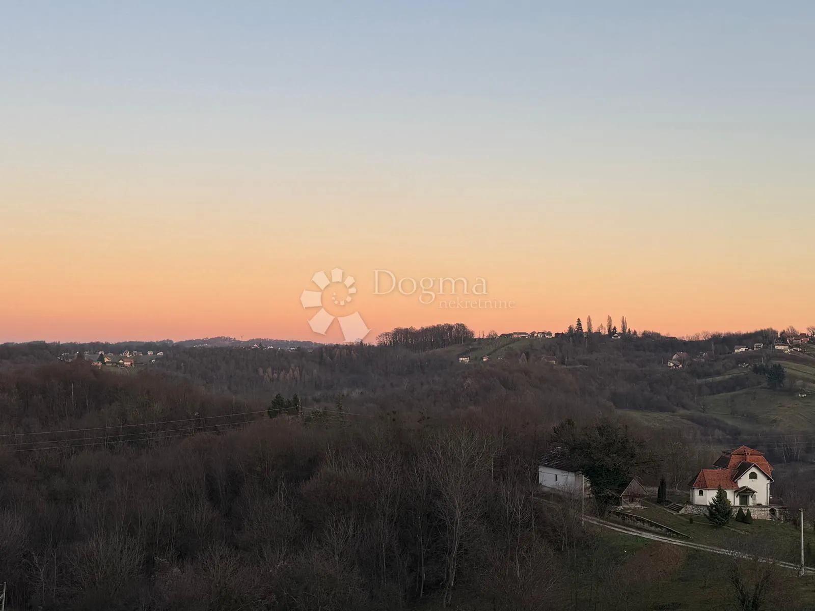 šarmantna vikendica sa panoramskim pogledom - slika 2