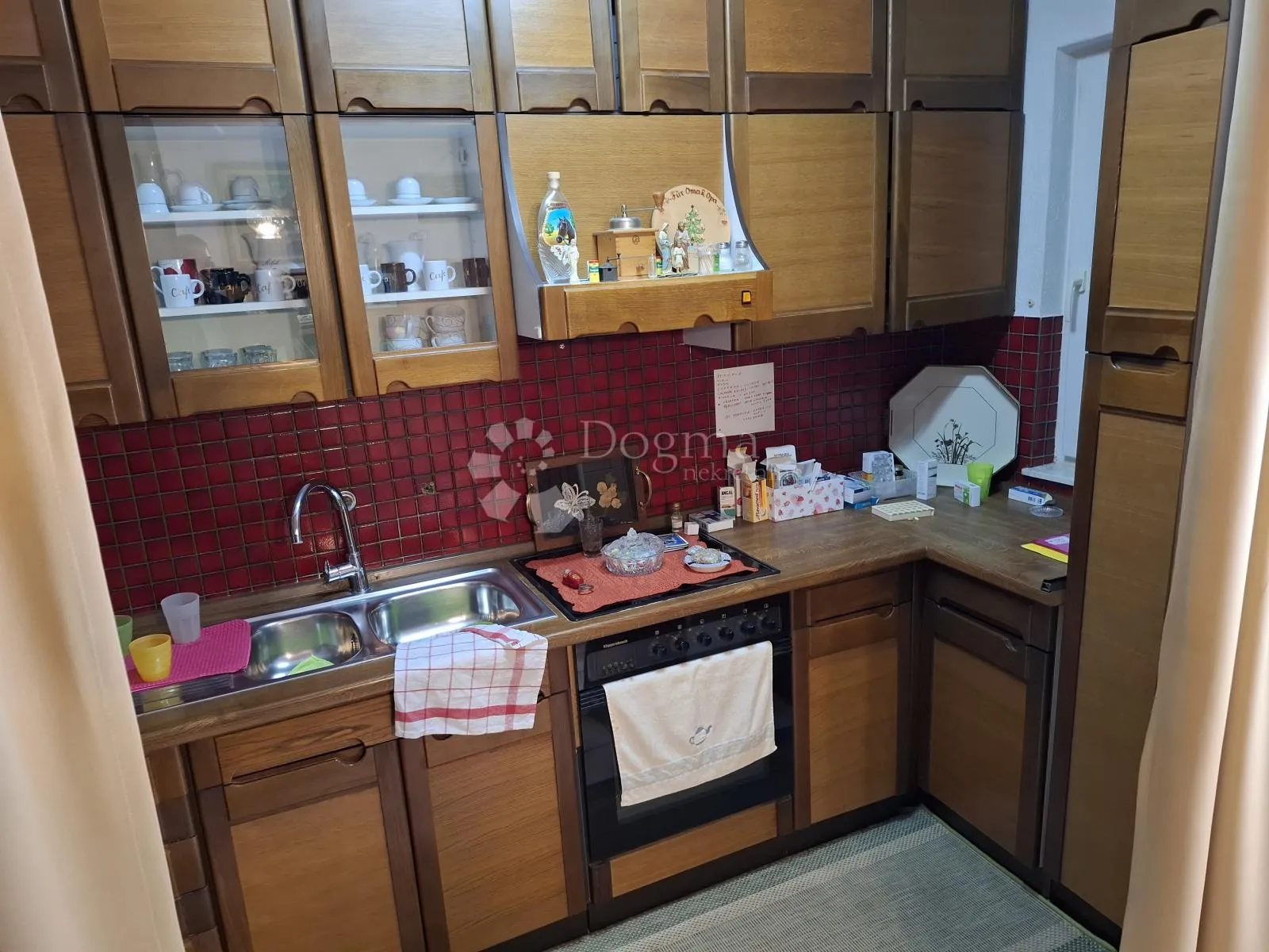 kuća u vodicama poviše hotela imperijal - slika 5