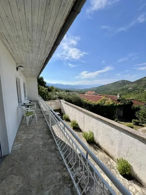 bribir,samostojeća kuća sa dva stana - slika 6