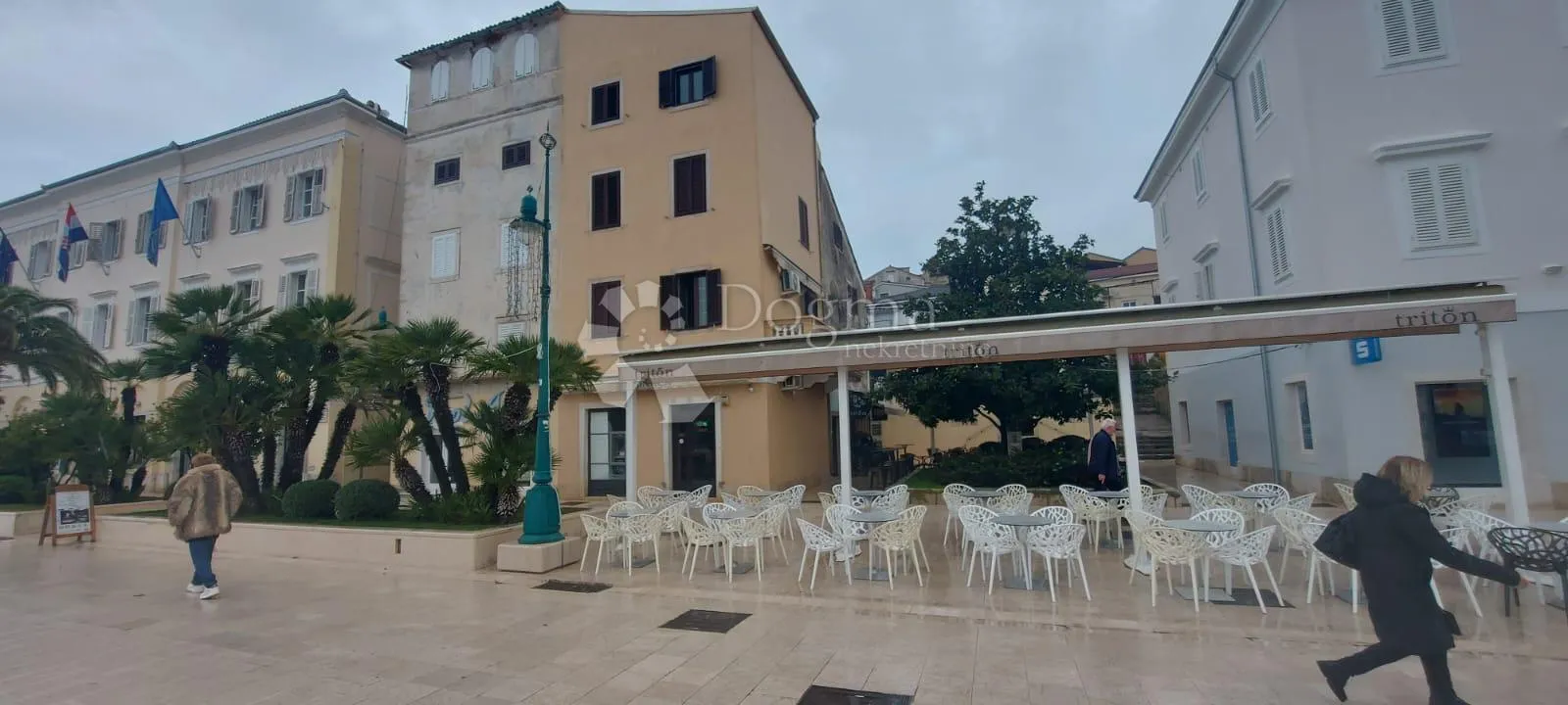 kuća na rivi s poslovnim prostorom - slika 2