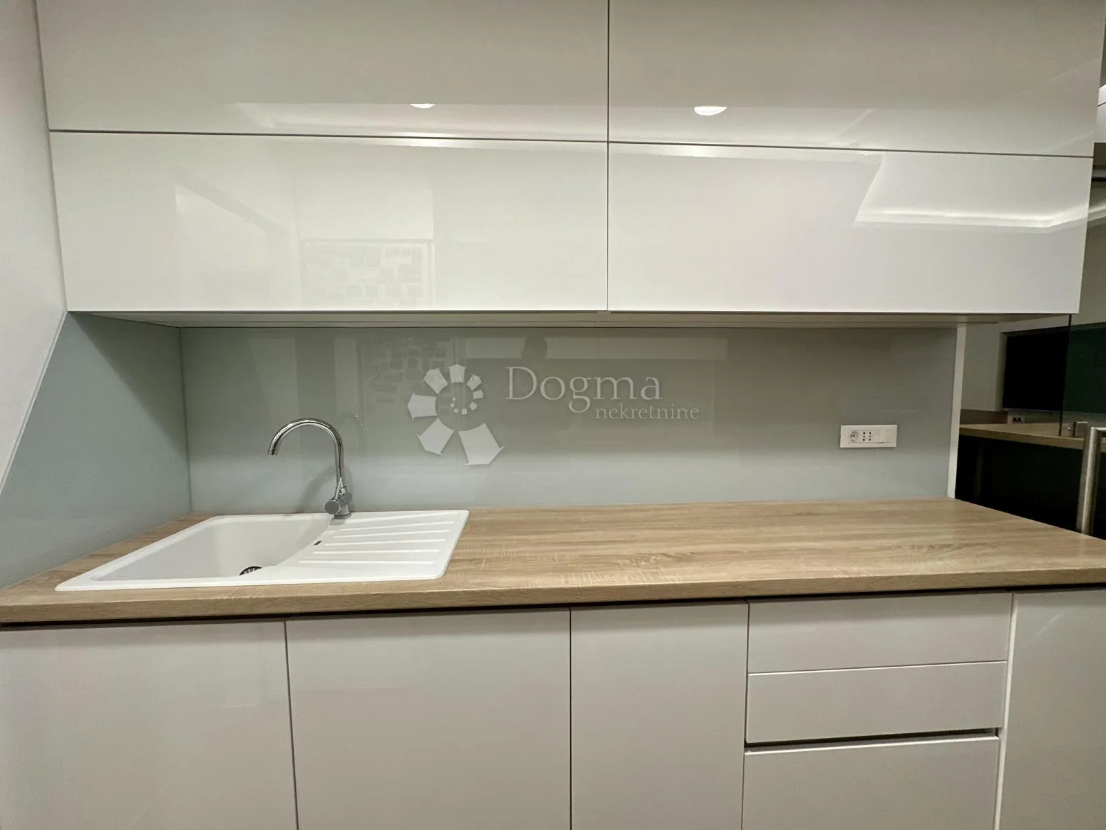 penthouse grad krk 130m2 - slika 12