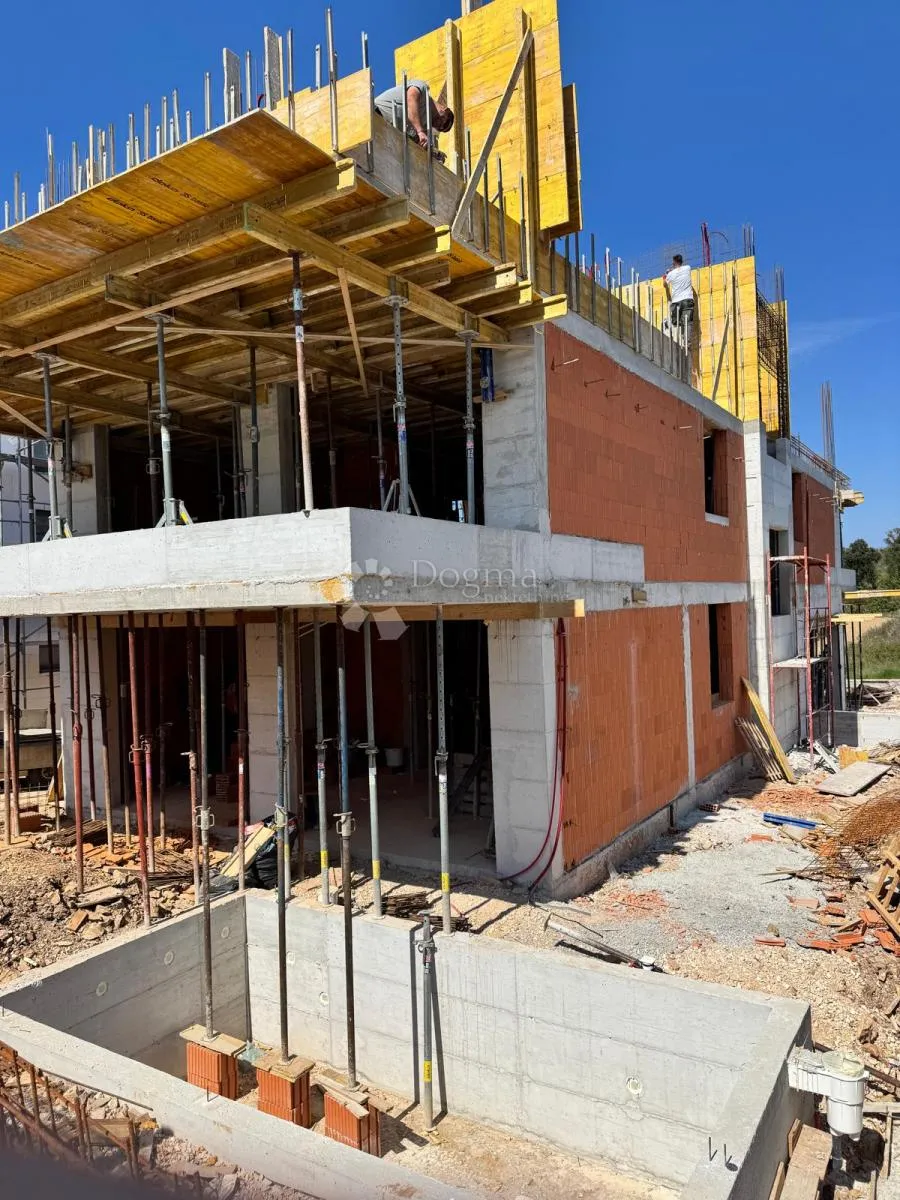 petrčane - penthouse s3 2. kat s krovnom terasom i pogledom na more - slika 1