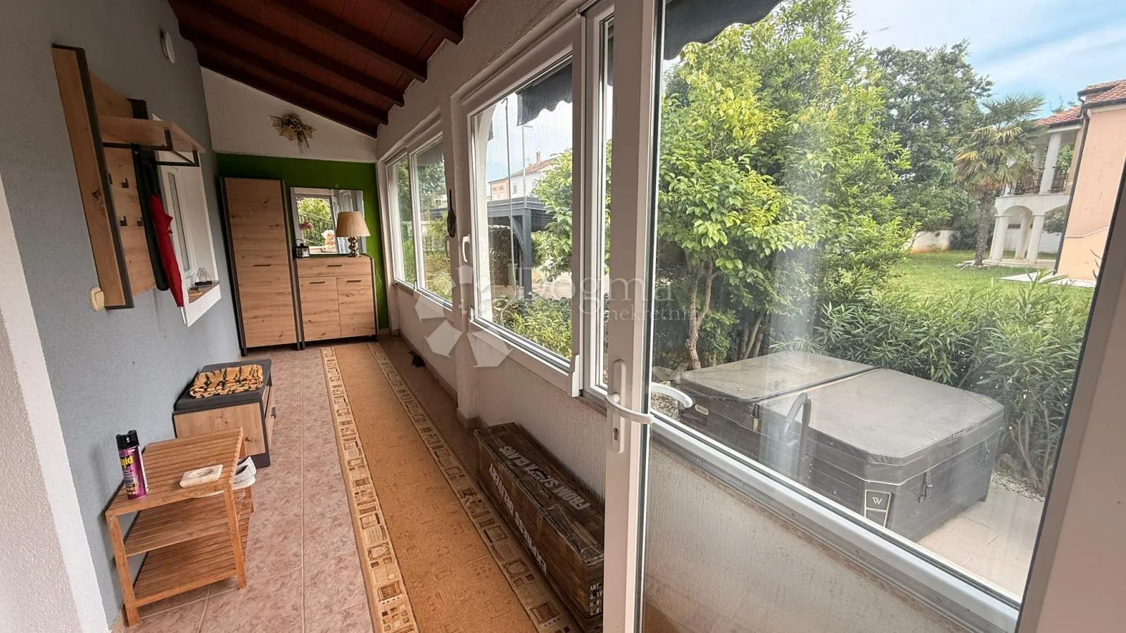 atraktivna kuća sa tri apartmana poreč - slika 9