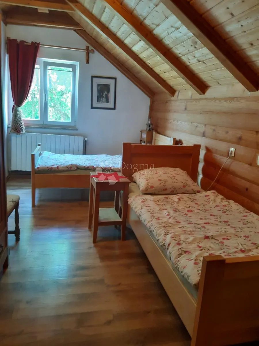 samostojeća kuća u liču za najam - slika 12