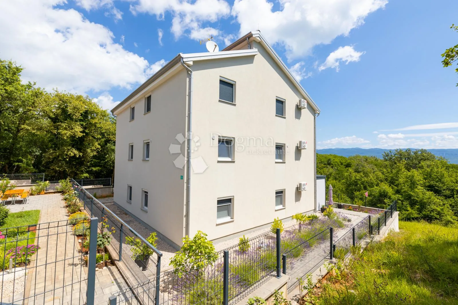 super apartman blizu čižića - slika 36