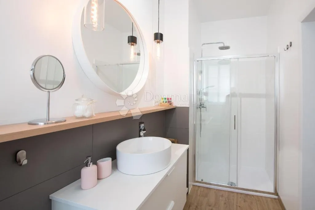 6 apartmana s bazenom u centru pule - slika 15