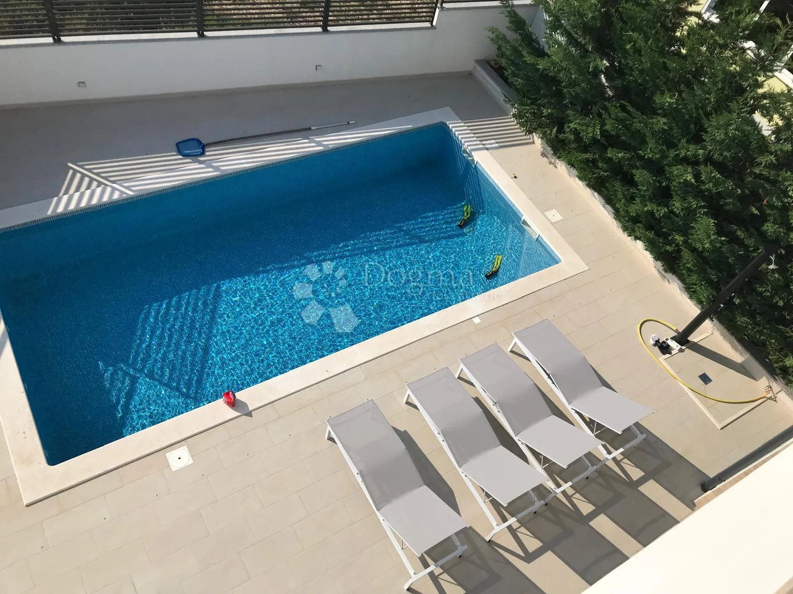 rogoznica- villa s predivnim pogledom i top lokacijom - slika 2