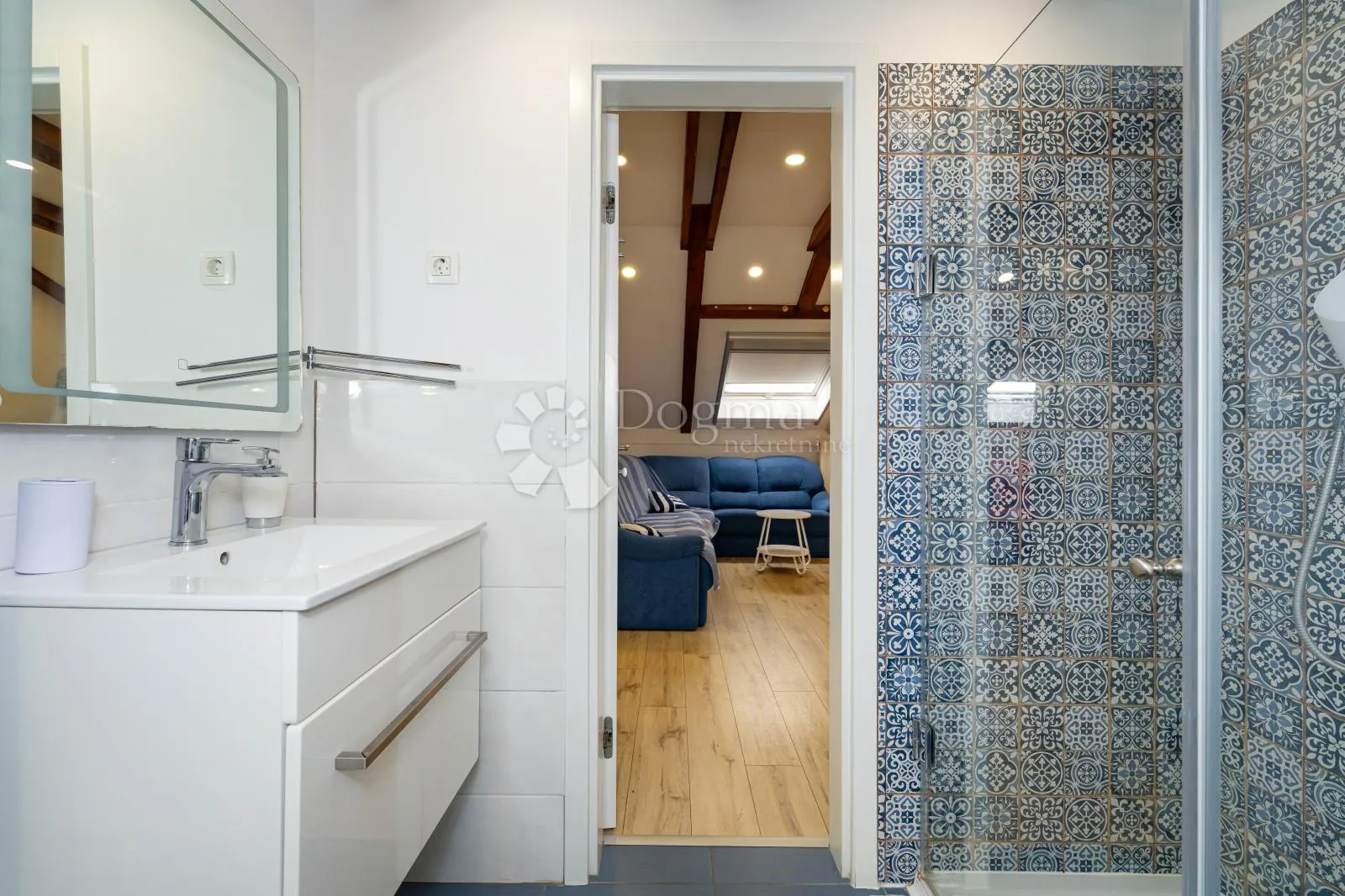 zaton-nin,luksuzna apartmanska kuća uz plažu,3 apartmana,pogled na more - slika 79
