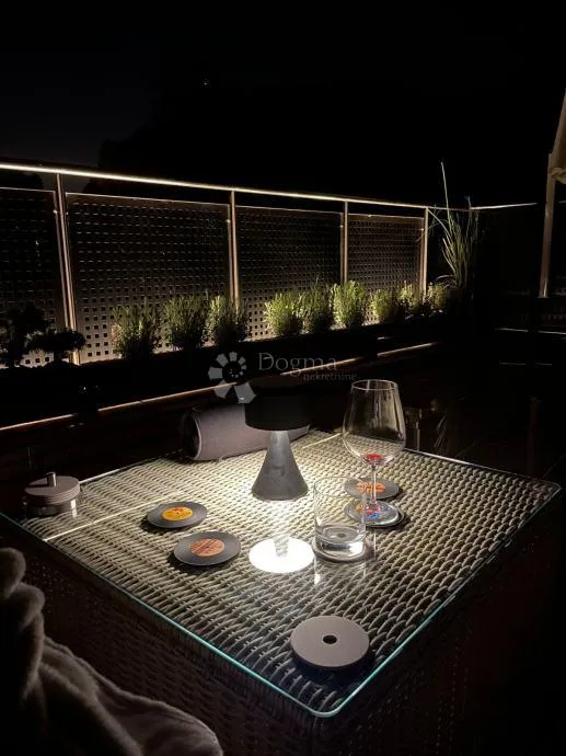 smart luksuzni penthouse u srcu samobora - slika 12