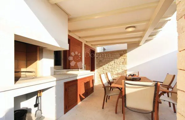 poreč (okolica) - moderna vila blizu mora - slika 13