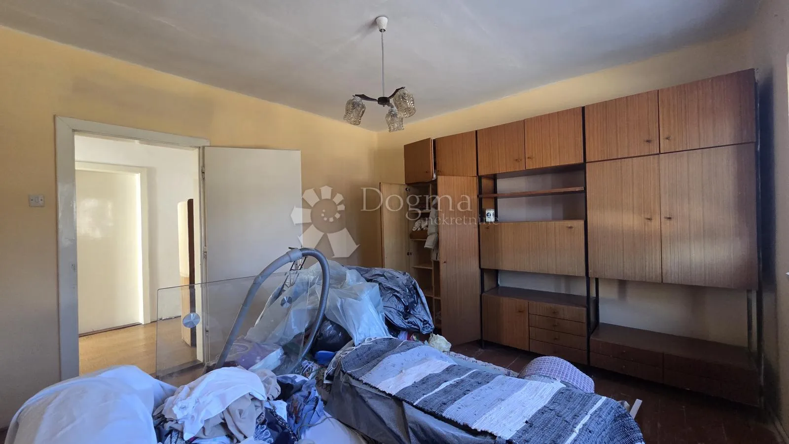vrbovsko, uredna samostojeća kuća sa velikom okućnicom - slika 7