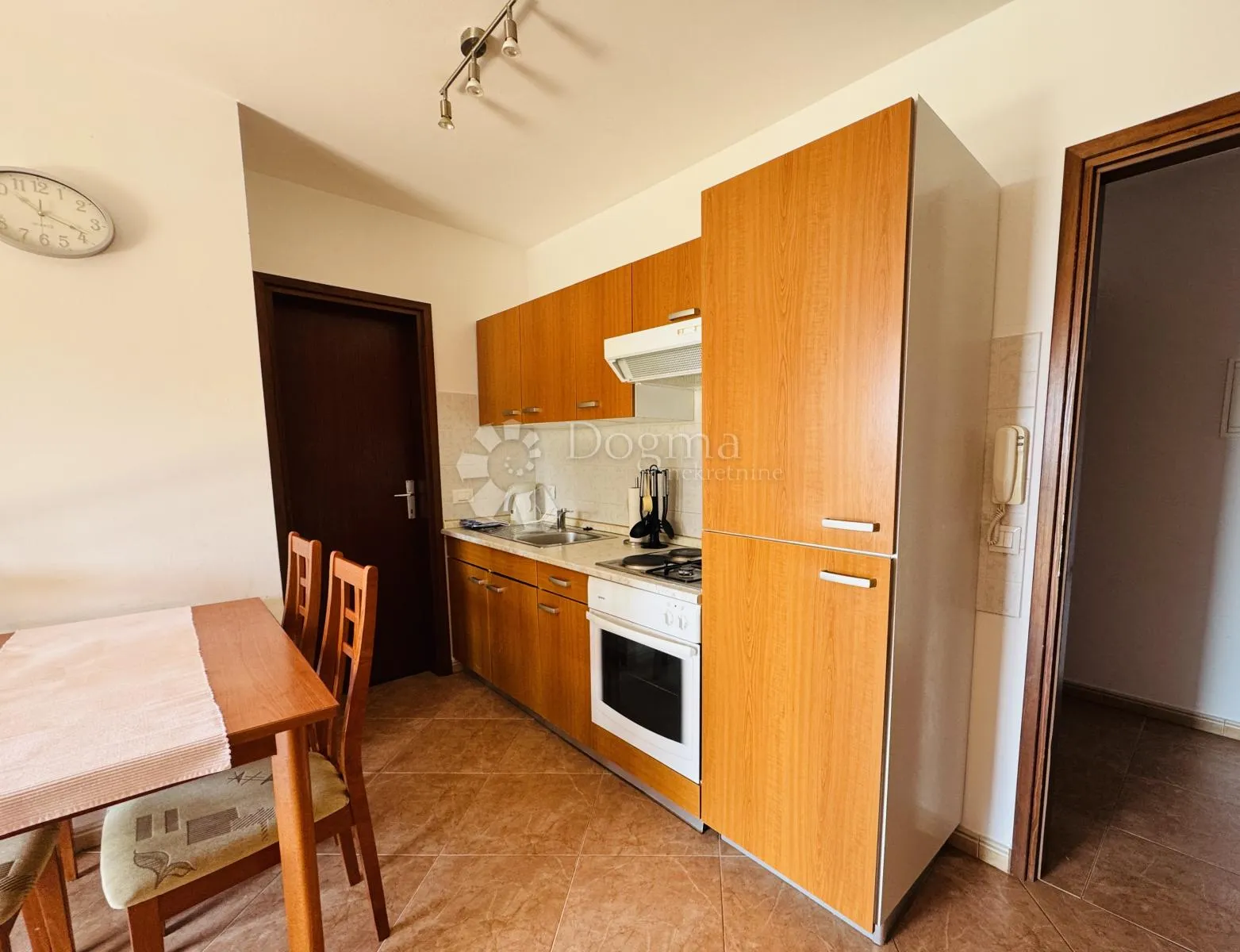 novigrad – dva stana u jednom + bazen i privatni parking - slika 5