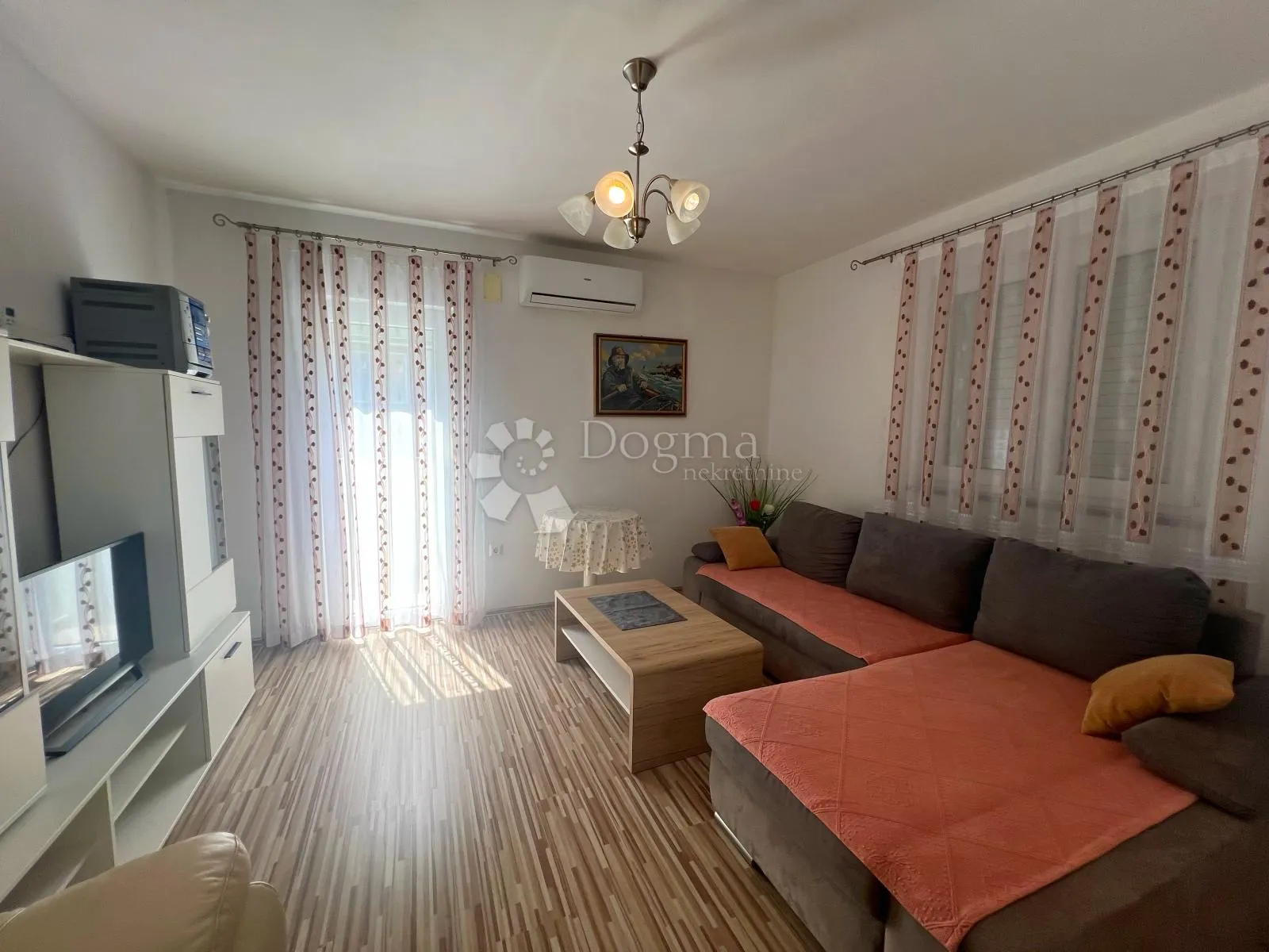 spuštena cijena!!!fažana, okolica! lijepa kuća sa dva stana - slika 12