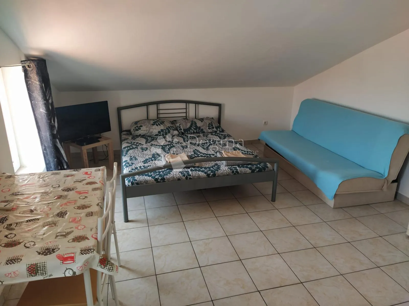 trosoban stan u centru pule - 3 studio apartmana - slika 14