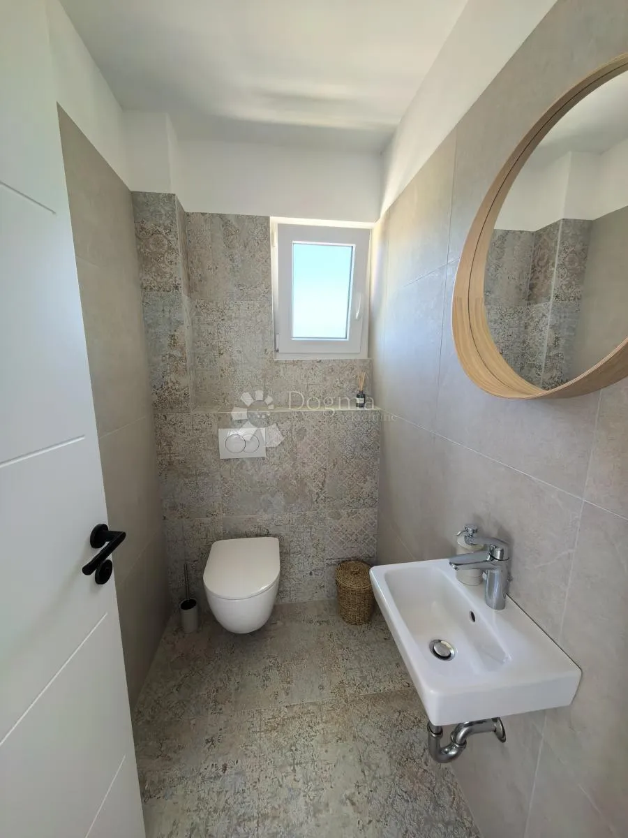 petrčane - s1 troetažni stan s pogledom na more, vrt, krovna terasa - slika 31