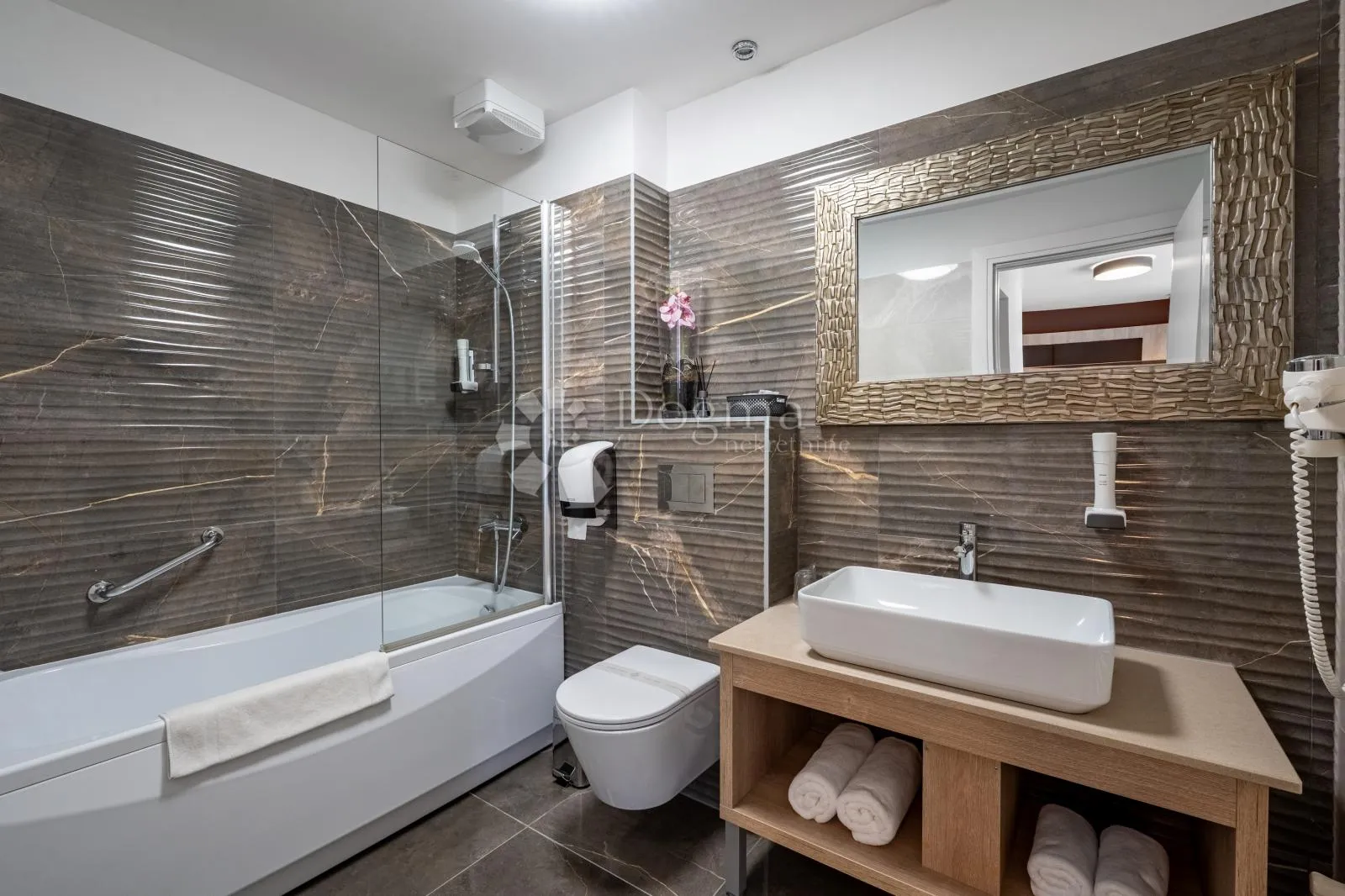 hotelski dragulj u srcu mediterana - slika 29