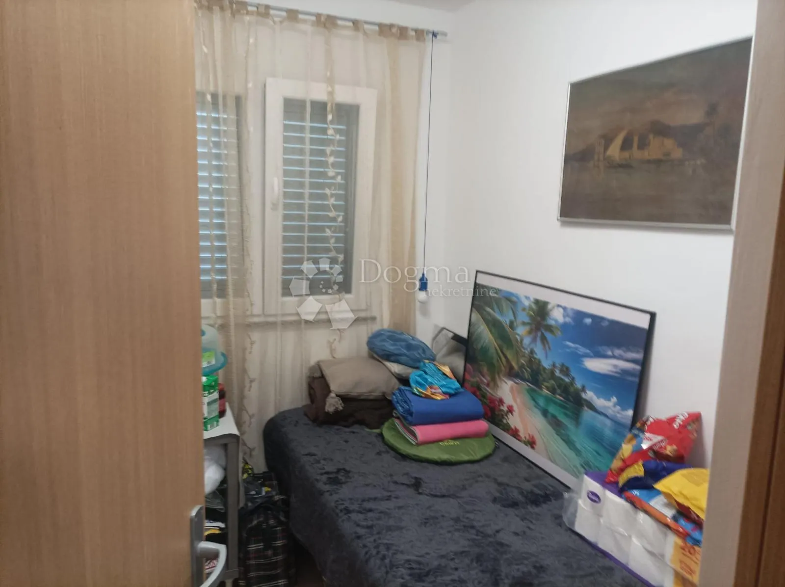 obrovac 2 apartmana 6sb + 2db ogromna okućnica - slika 13