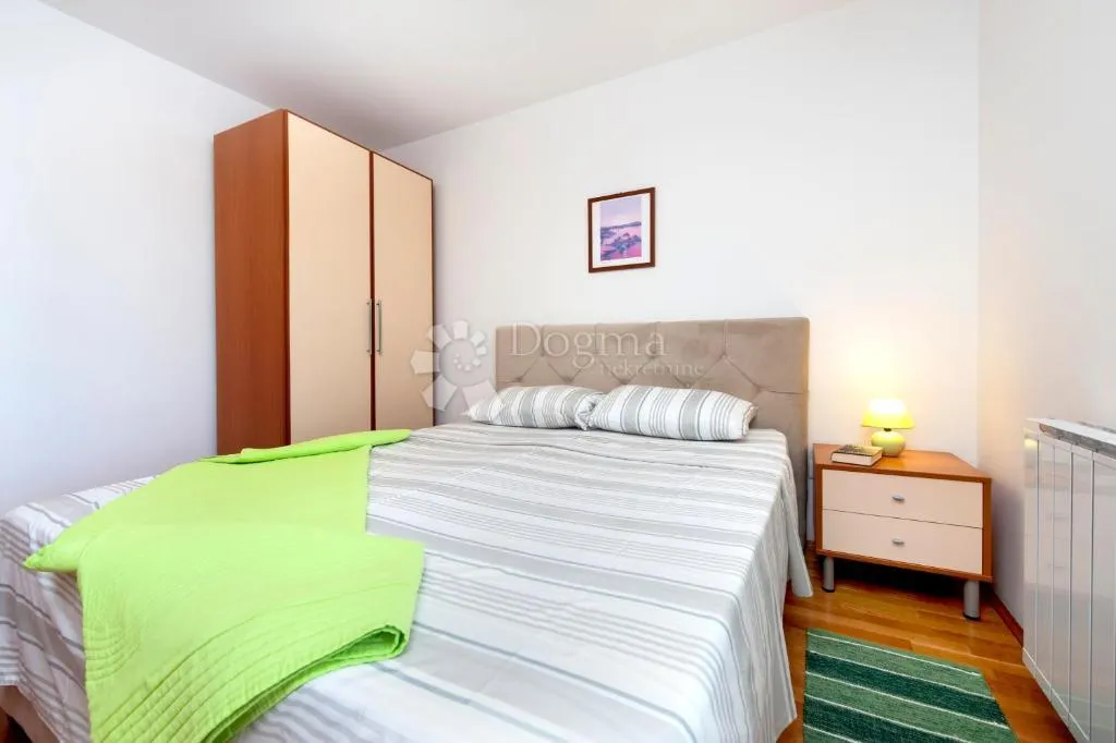 kuća sa apartmanima - slika 38