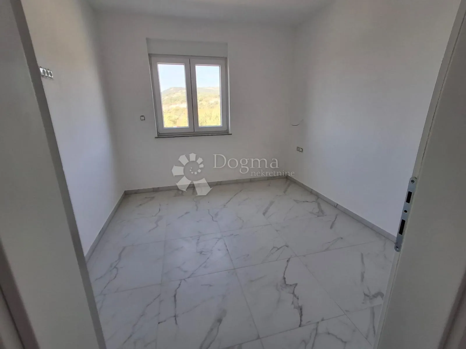 apartman u kvalitetnoj novogradnji u barbatu blizu mora - slika 4