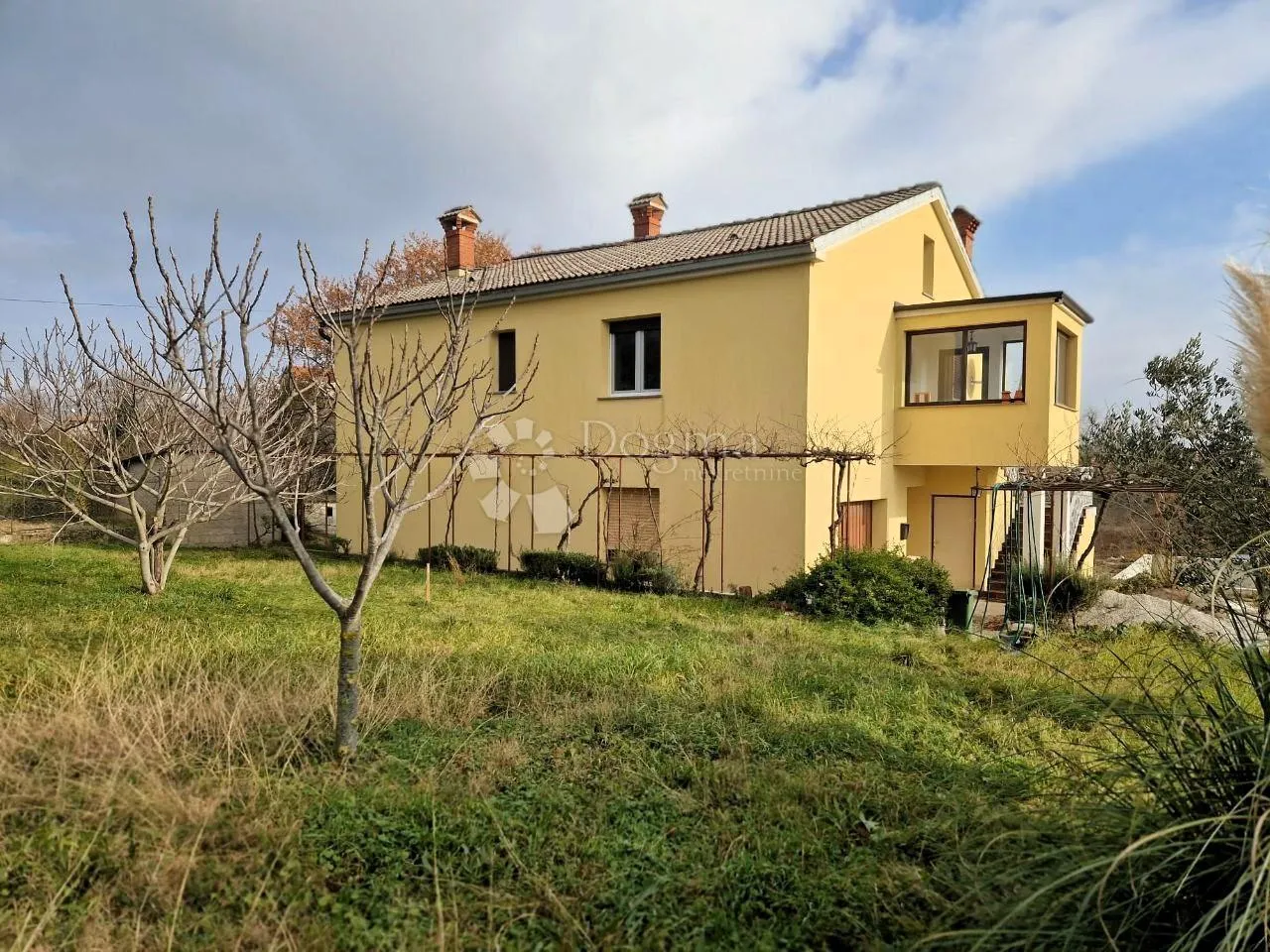 obiteljska kuća sa 2 stana i bazenom, okolica labina - slika 3