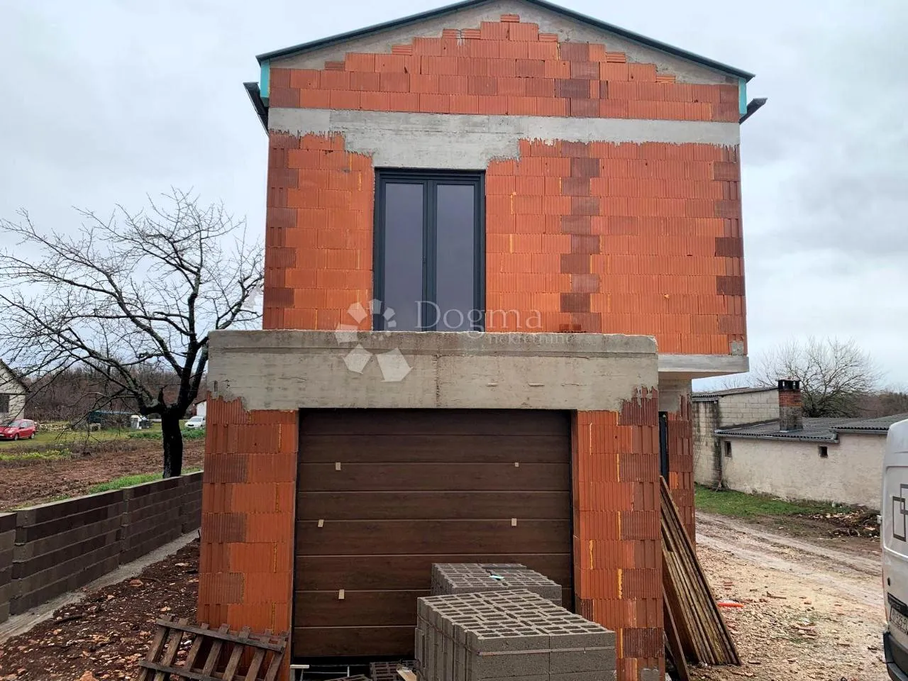 odlična katnica s bazenom, novogradnja na mirnoj lokaciji - slika 2