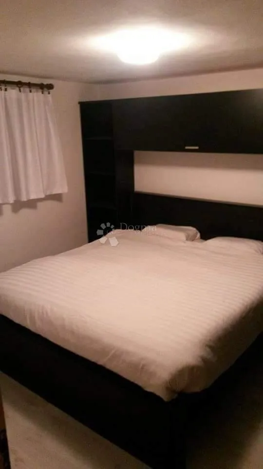kuća s dva stana i 8300 m² građevinskog zemljišta - slika 22