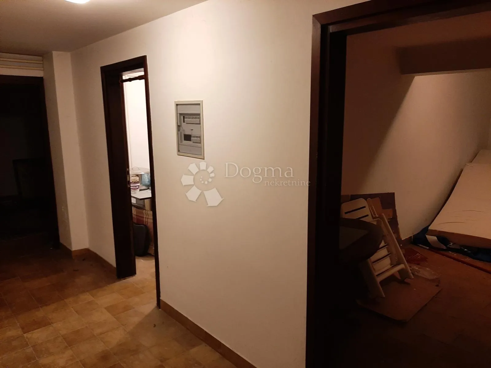 unikatna vila na zapadu zagreba – jedinstvena arhitektura i privatnost - slika 34