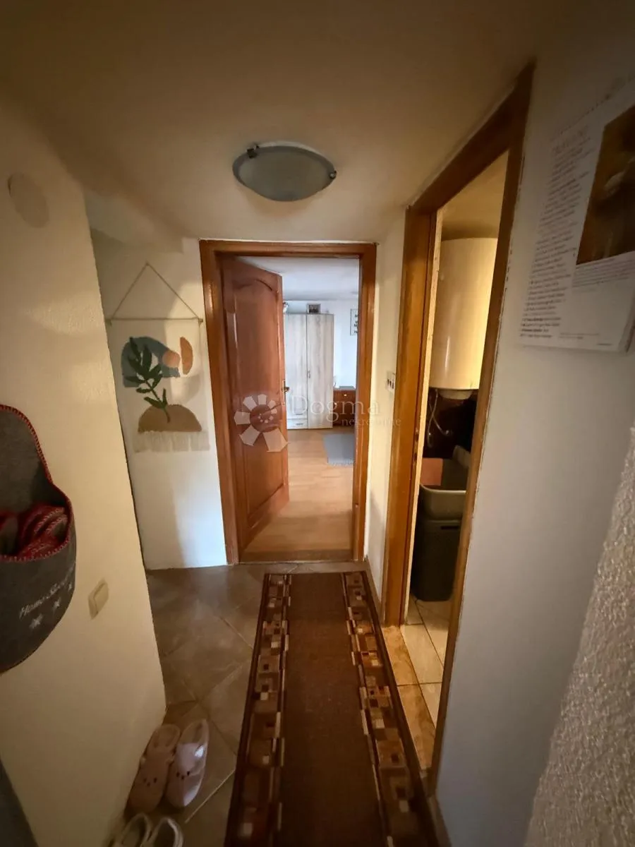 stan na gospićkom korzu s 2 parkinga - slika 14