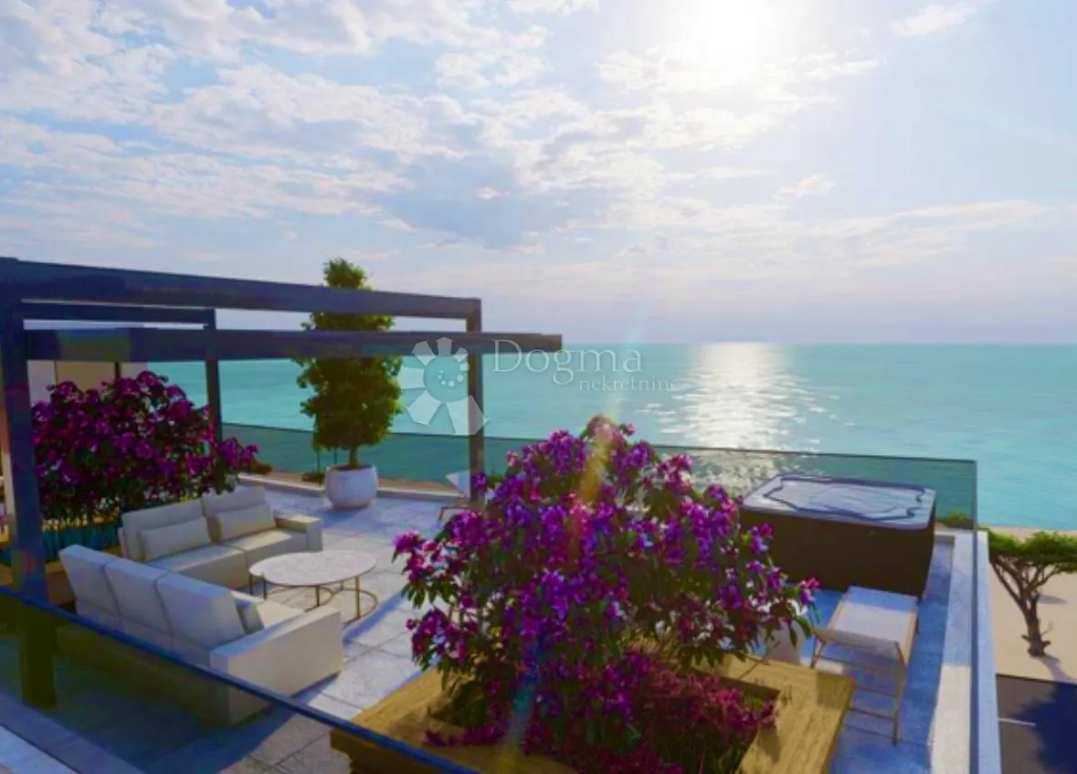 više od luksuza: penthouse s liftom, privatnom krovnom terasom i panoramskim pogledom u prvom redu do mora - slika 25