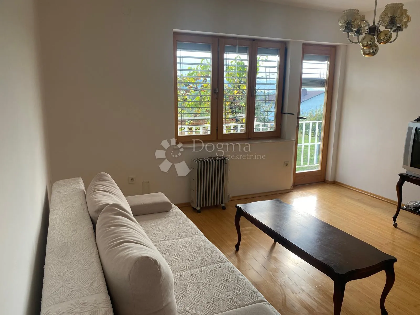 renovirana kuća s panoramskim pogledom na ivančicu - slika 6