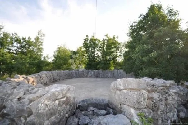 kuća sa velikom okućnicom - slika 6
