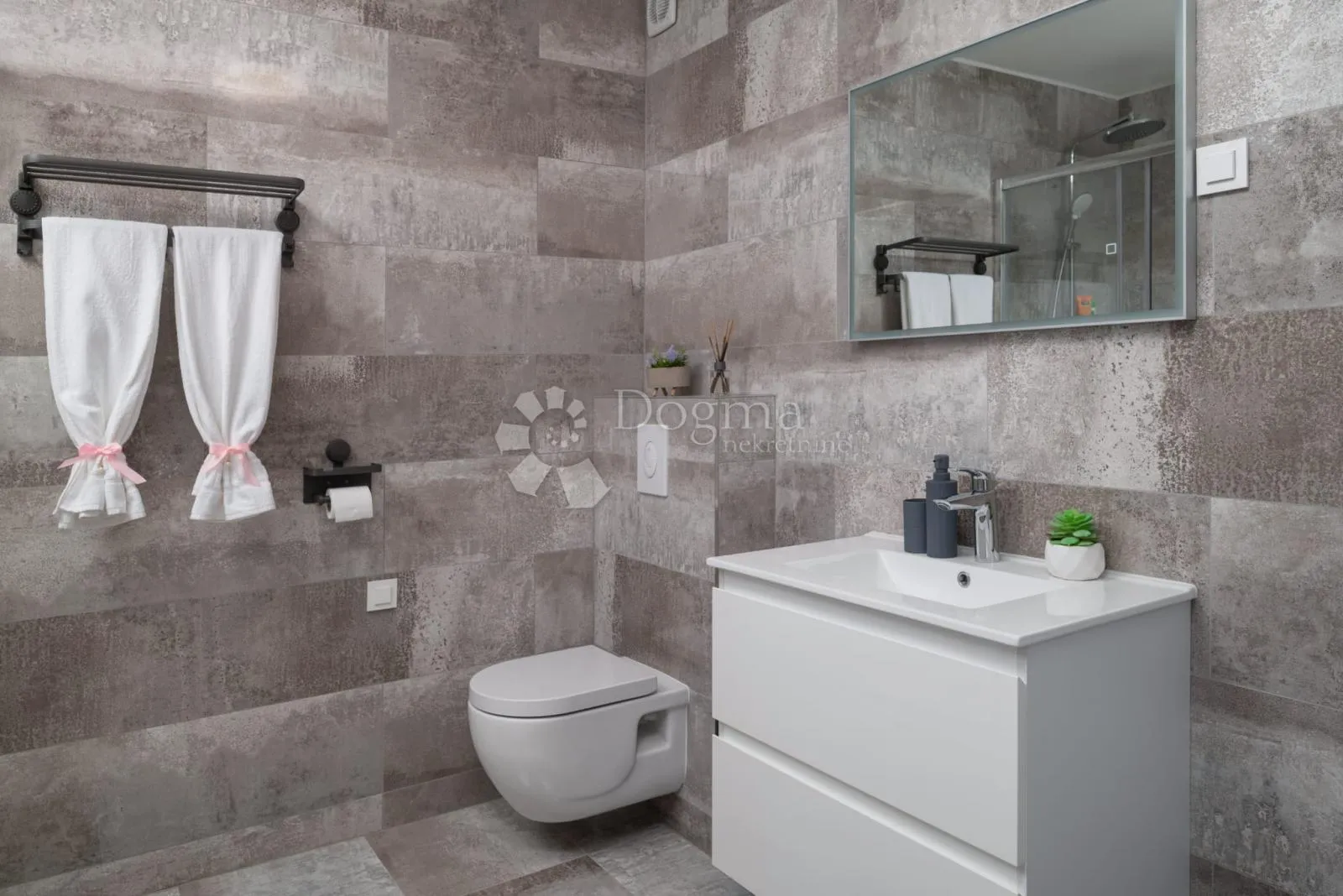 poljica brig - villa s bazenom, novogradnja - slika 34