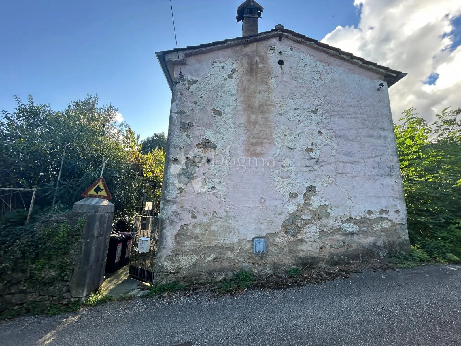 starina sa dušom i pogledom na more - slika 2