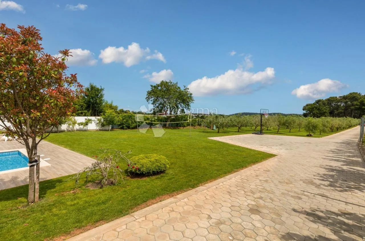 villa u banjolama 150m2 za dugoročni najam - slika 9