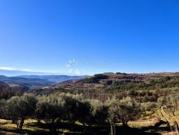 Prekrasno zemljište s panoramskim pogledom na prirodu - Draguć, Cerovlje