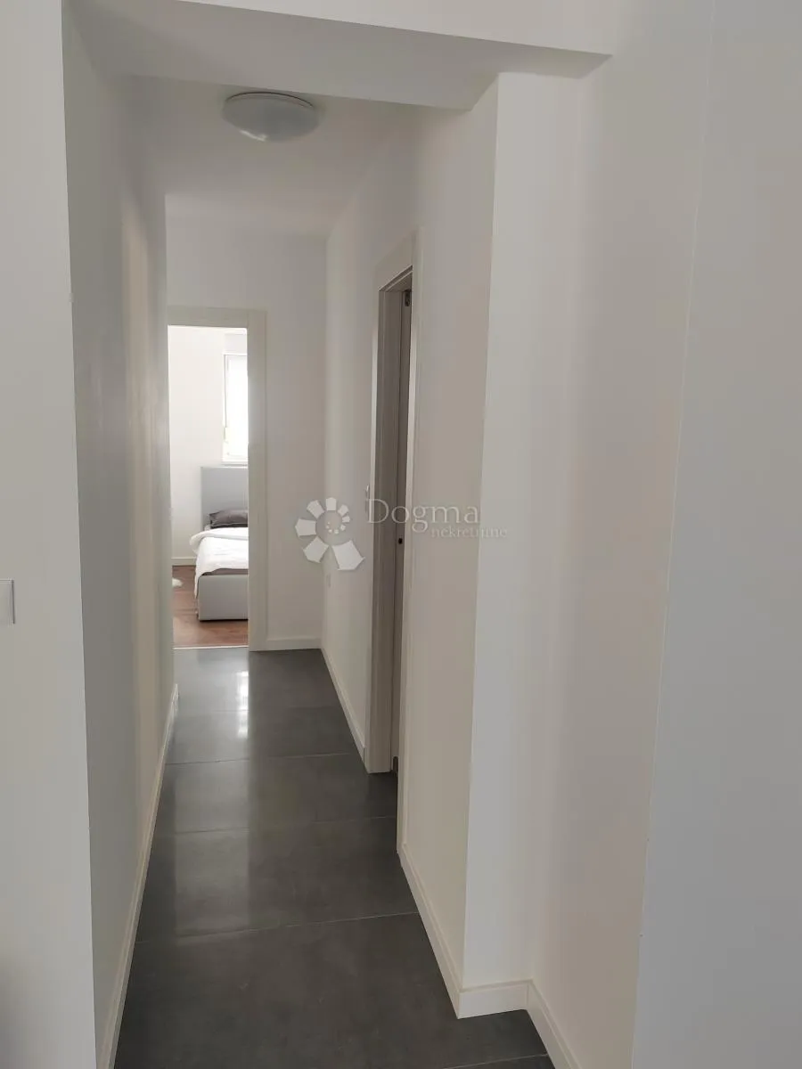 stan s-3 namješten biograd na moru - slika 9