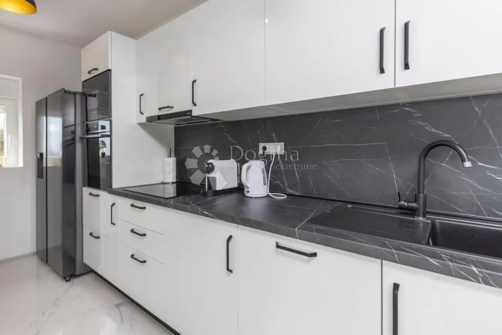 opatija, 85m2, pogled, bazen, parking - slika 4