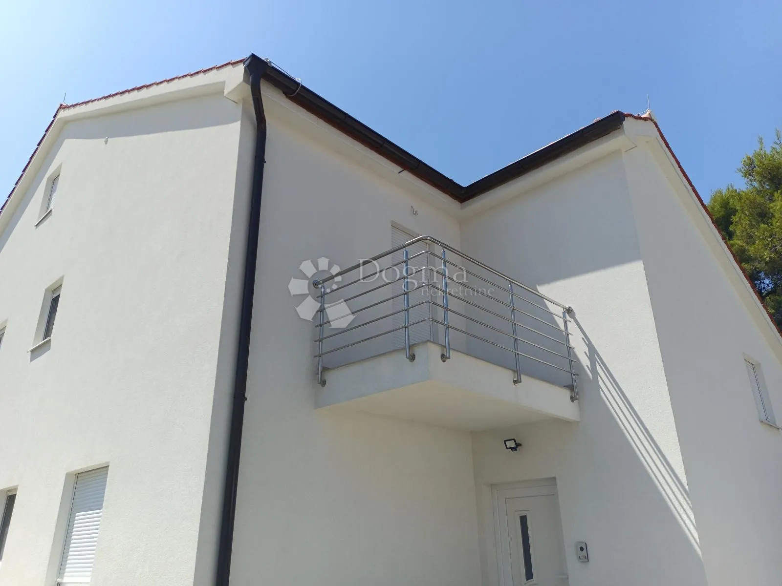 vodice - stan u prizemlju 126 m2 - slika 21