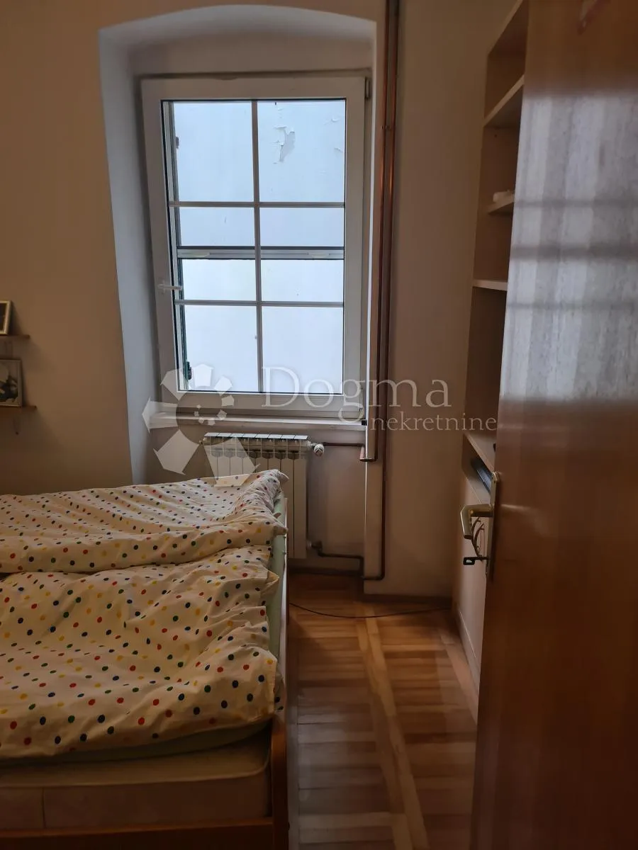 šibenik centar - kamena kuća blizu rive - slika 14