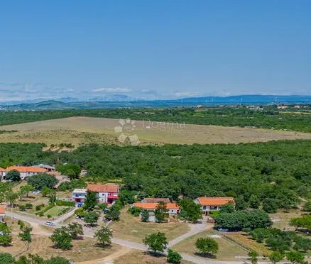 zemljište s objektima i dozvolom, raštane - slika 1