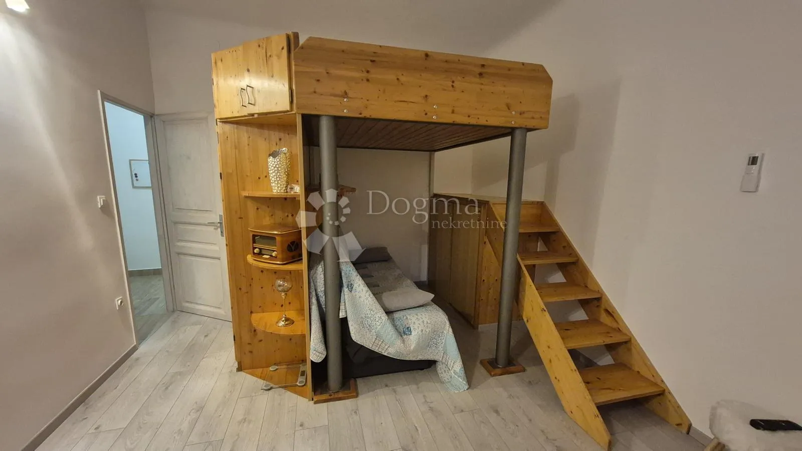stan blizu ekonomskog fakulteta u puli, površina 79,38 m2 sa uporabnom dozvolom - slika 33
