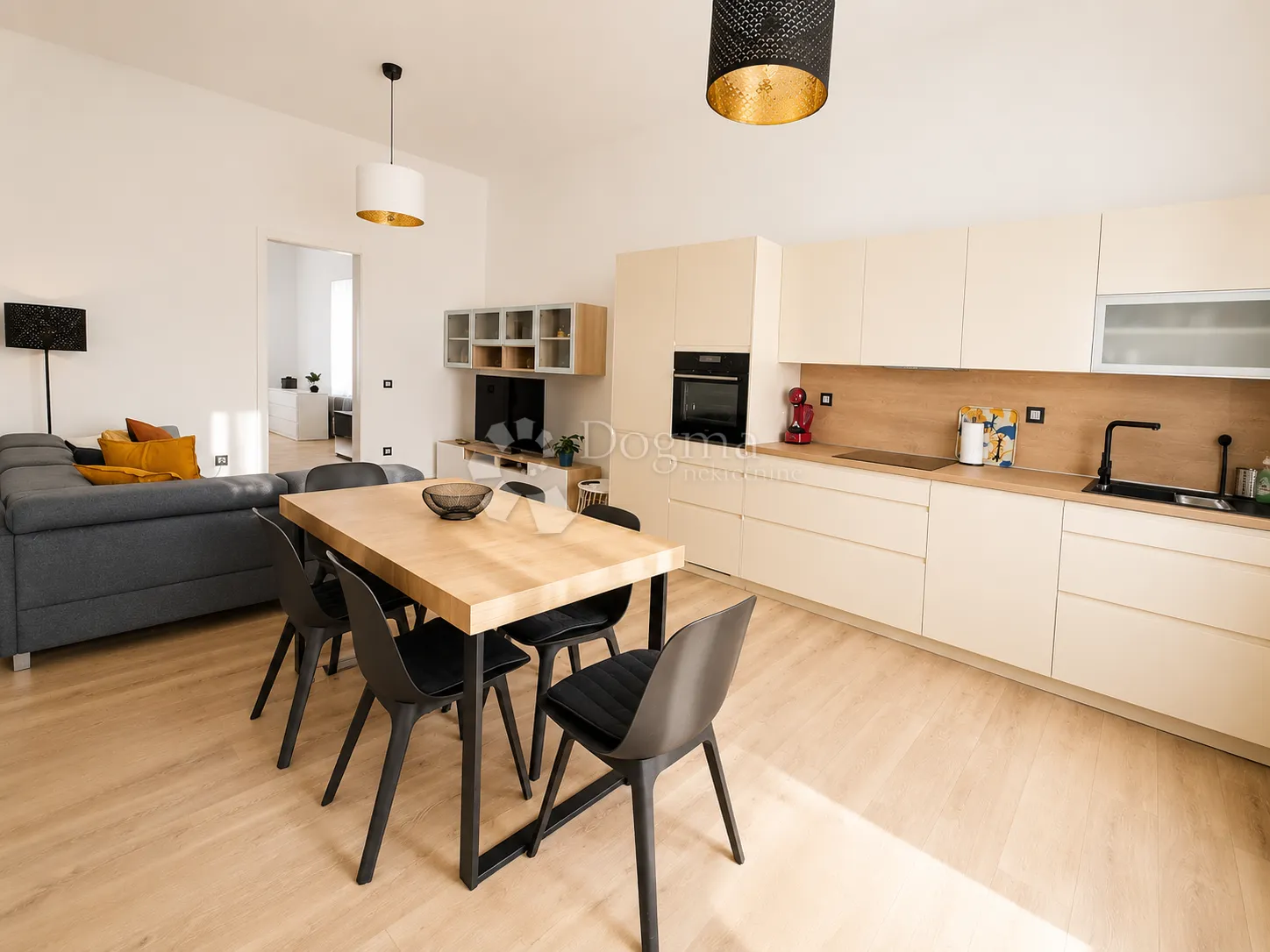 4-sobni stan palmotićeva 88m2 - slika 3