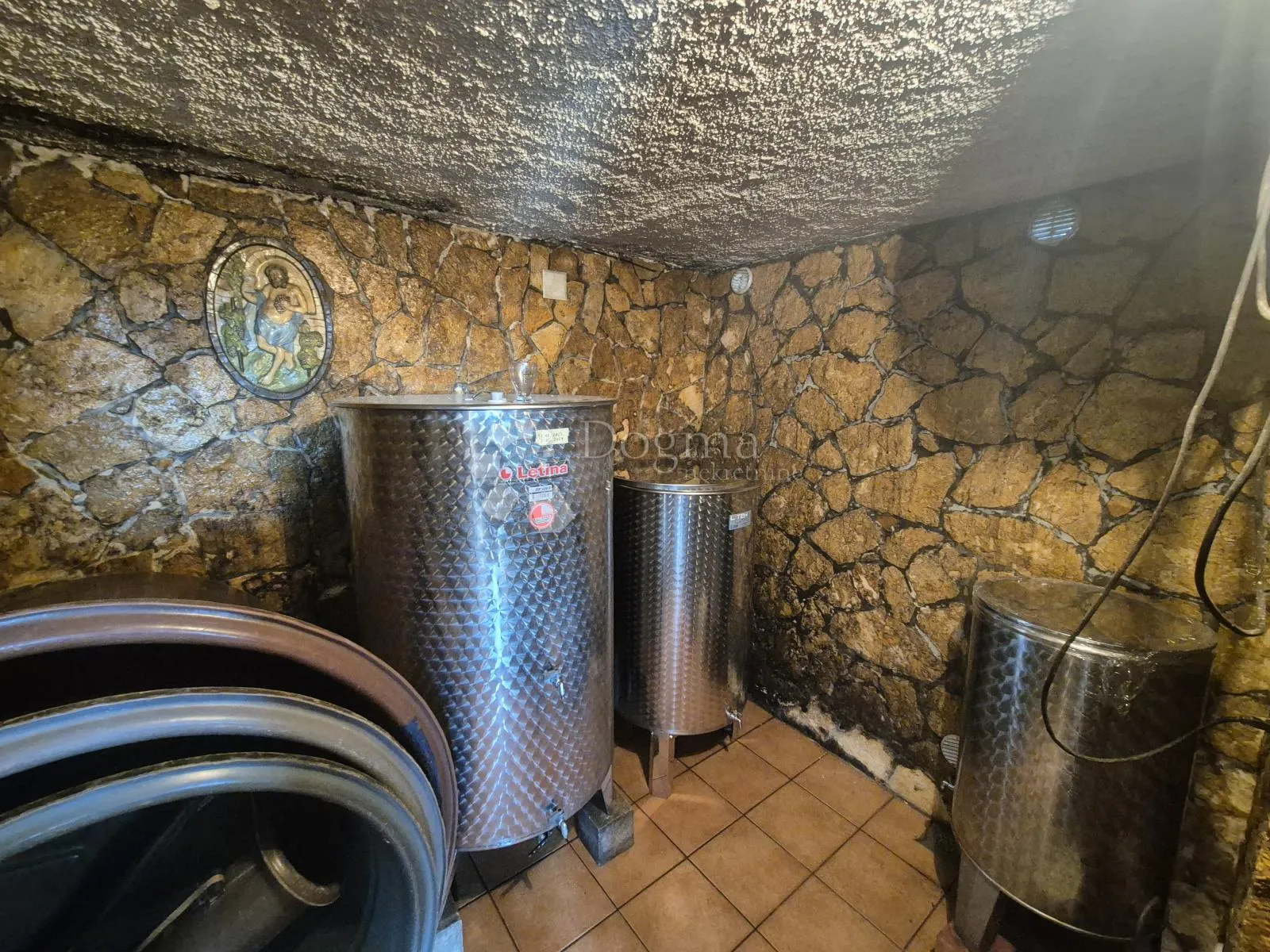 dvije vikendice sa vinogradom na brijegu iznad krapine! - slika 11