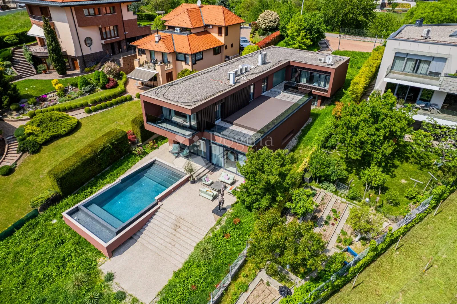 šestine – moderna vila 400 m² bazen zelenilo najam - slika 1