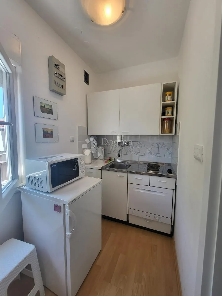 kompletno renoviran apartman s balkonom nadomak mora - barariga - slika 4